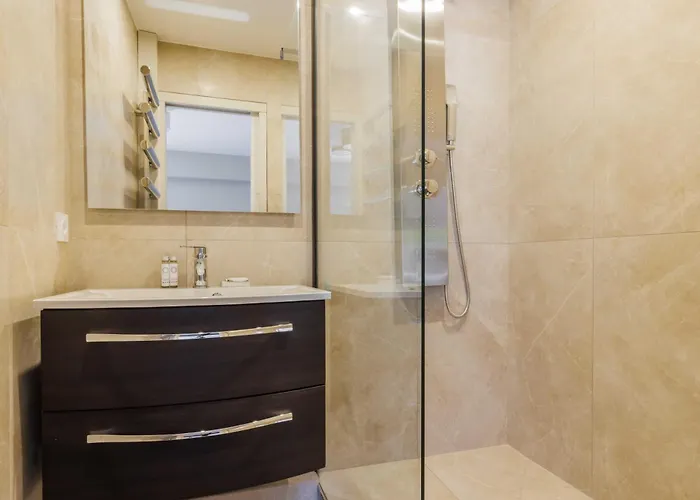 Superbe 1bdr - 2p Porte Maillot Appartamento Parigi